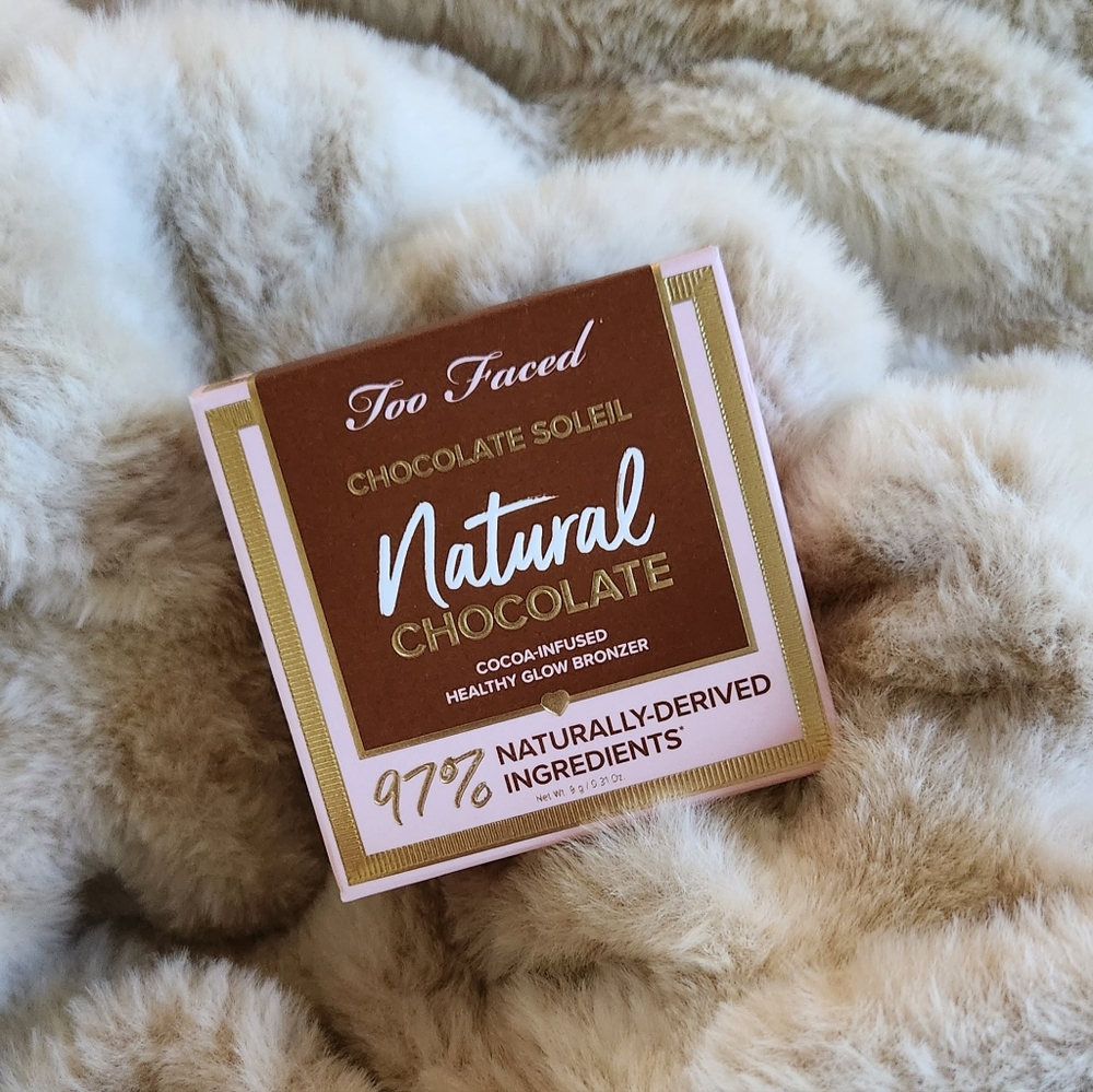 TOO FACED- Chocolate Soleil: Cocoa-Infused Healthy Glow Bronzer - Picture 13 of 13